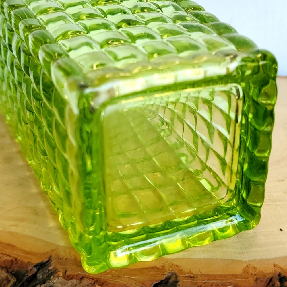 Vintage Textured Light Green Color Square Vase - Picture 4 of 9